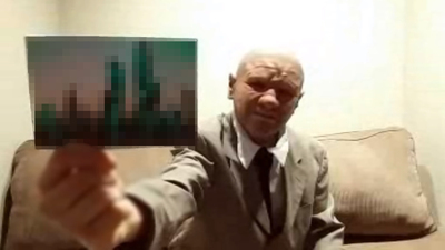 Gelecekten geldiğini iddia etti ve bu fotoğrafı gösterdi