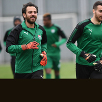 Çukur'un Vartolu'su Erkan Kolçak Köstendil, Bursaspor idmanında
