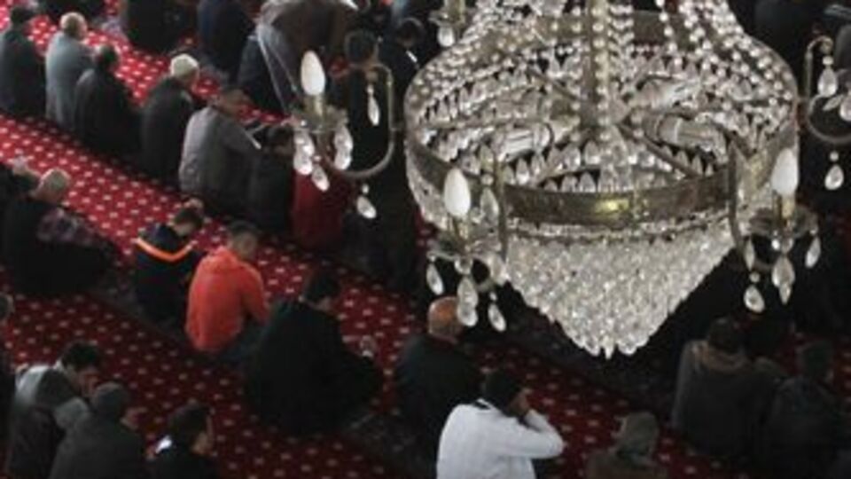 Bursa'da Cuma namazı saat kaçta?