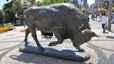 Kadıköy'deki Boğa Heykeli ve Kısıklı Meydanı hakkında karar!