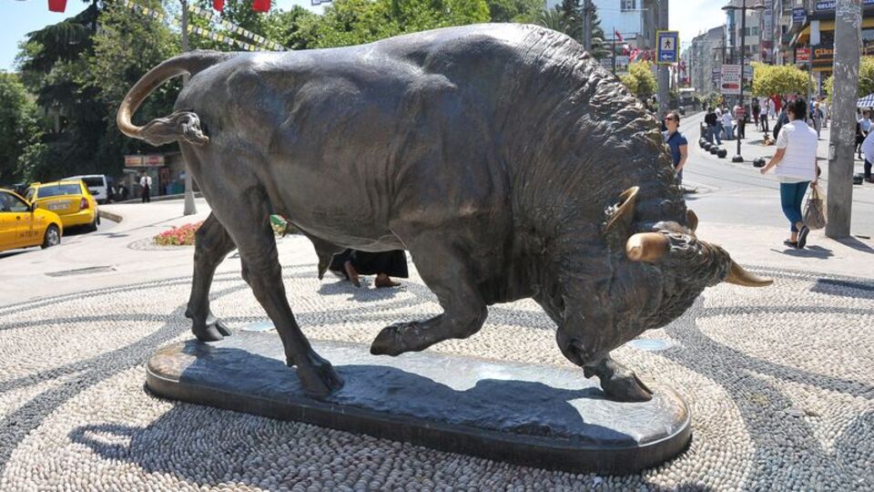 Kadıköy'deki Boğa Heykeli ve Kısıklı Meydanı hakkında karar!