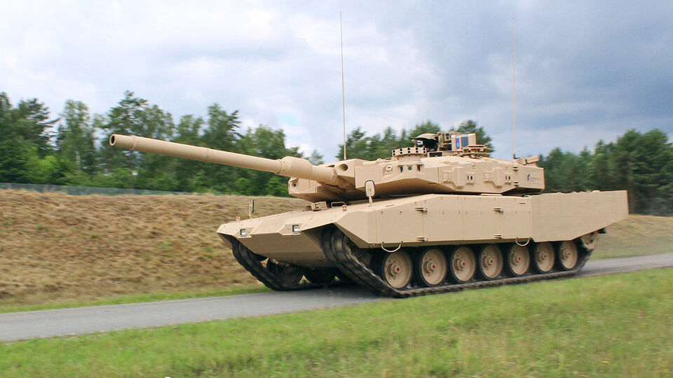 Başbakan Yıldırım'dan Alman basınına Leopard tanklarıyla ilgili açıklama!