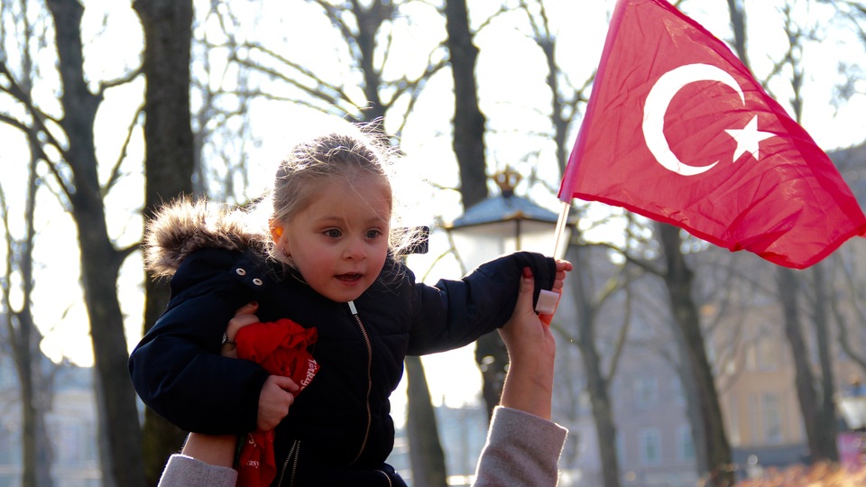 Hollanda'da "TSK'ya destek" yürüyüşü