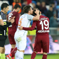 Emre ve Arda'dan 'Ömür'lük öpücük!