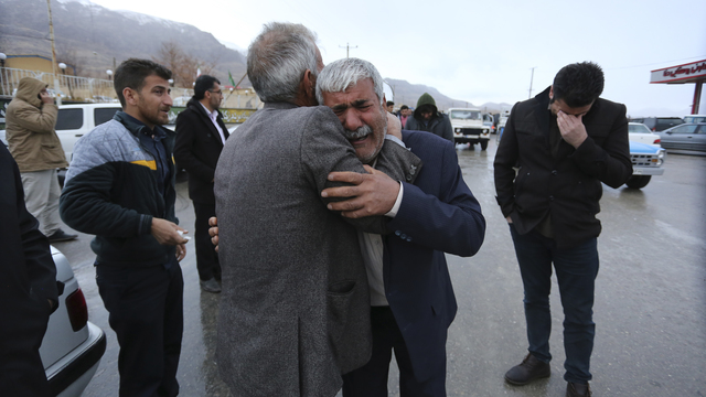 İran'da yolcu uçağının enkazı bulundu!