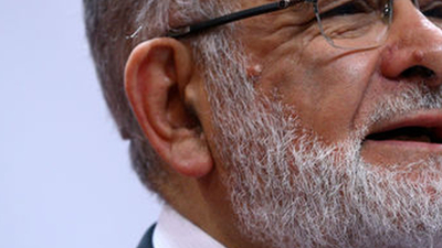 "Gül 'adayımız' da diyemeyiz 'devre dışı' da diyemeyiz"