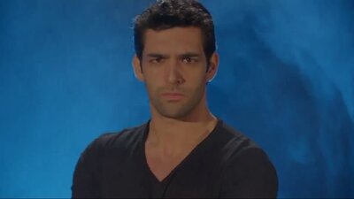 Melih Özkaya kimdir?