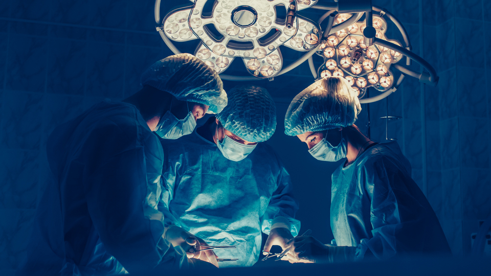 Girdiği ameliyattan iki kalple çıktı!