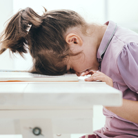 Aileler bu belirtilere dikkat! İstismara uğrayan çocuk böyle resimler çiziyor...