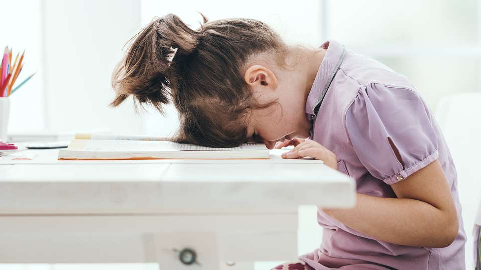 Aileler bu belirtilere dikkat! İstismara uğrayan çocuk böyle resimler çiziyor...