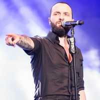 Önce konser sonra tatil