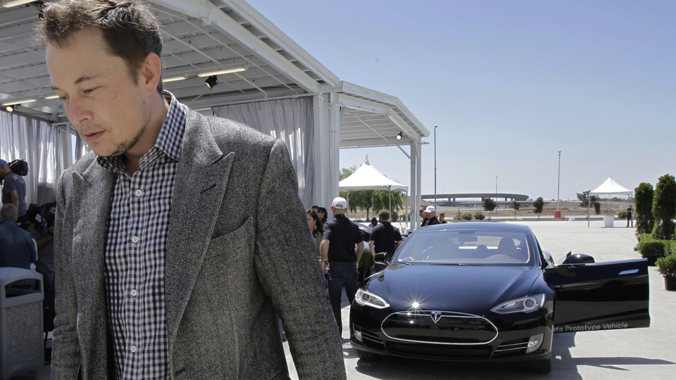 Tesla hack'lendi! Korsanlar kripto para çıkarırken yakalandı!