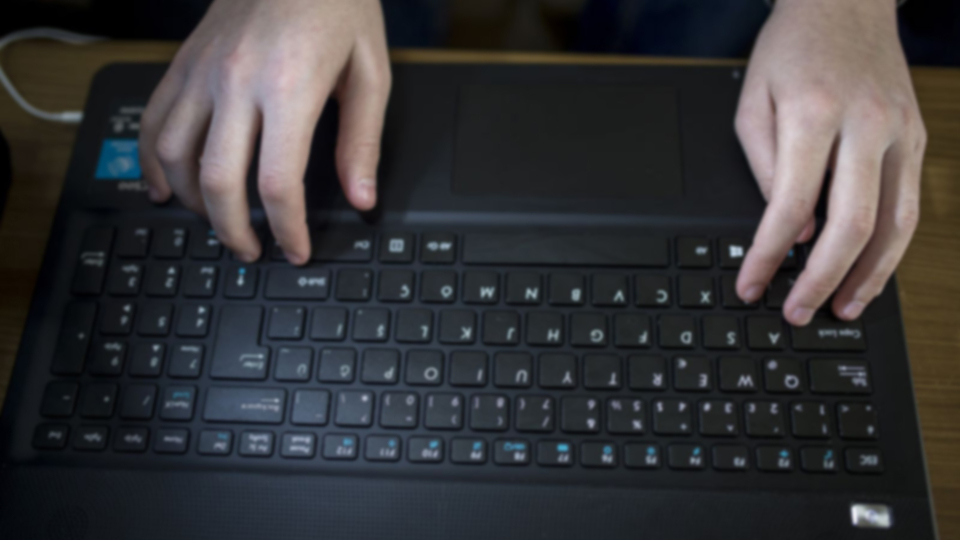 Özel okullarda porno ve bitcoin'li kelime oyunu!