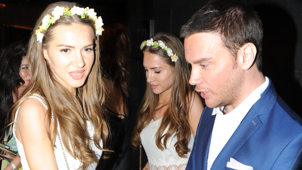 Ünlü şarkıcı Müslüman mı oluyor?