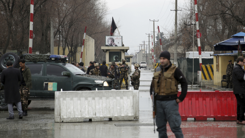Afganistan'da üç bölgeye terör saldırısı!