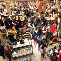 Dev marka eriyor! 200 mağaza daha kapatıyorlar