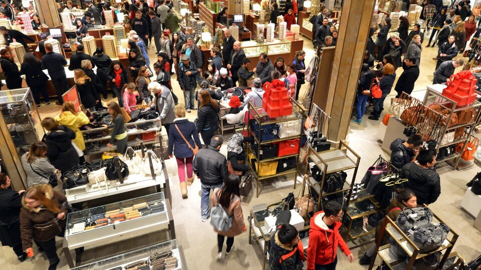 Dev marka eriyor! 200 mağaza daha kapatıyorlar