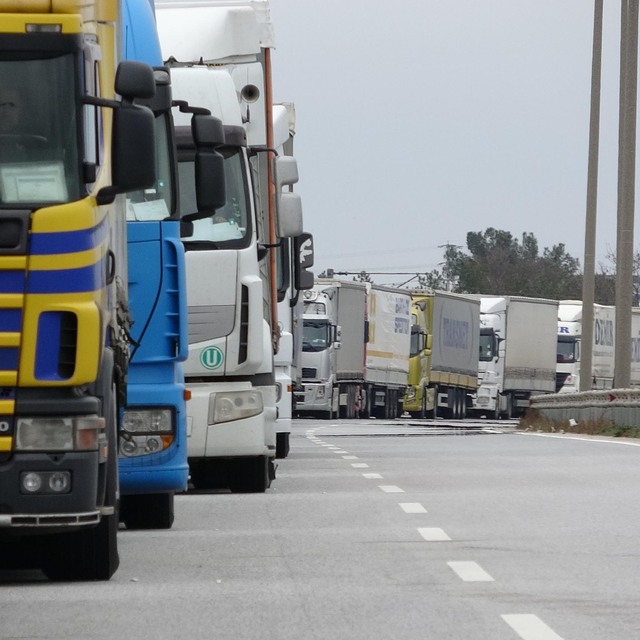 Günlerdir bekleyenler var... Kuyruk 32 kilometreye ulaştı!