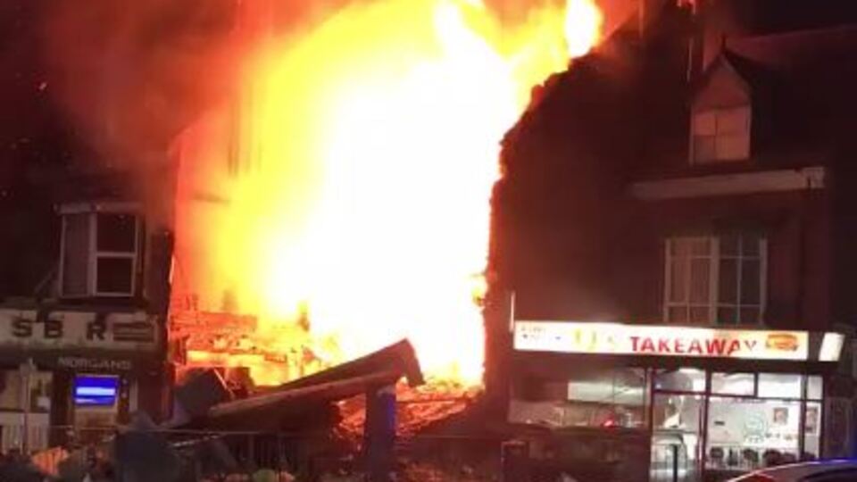 İngiltere'de bir binada patlama!