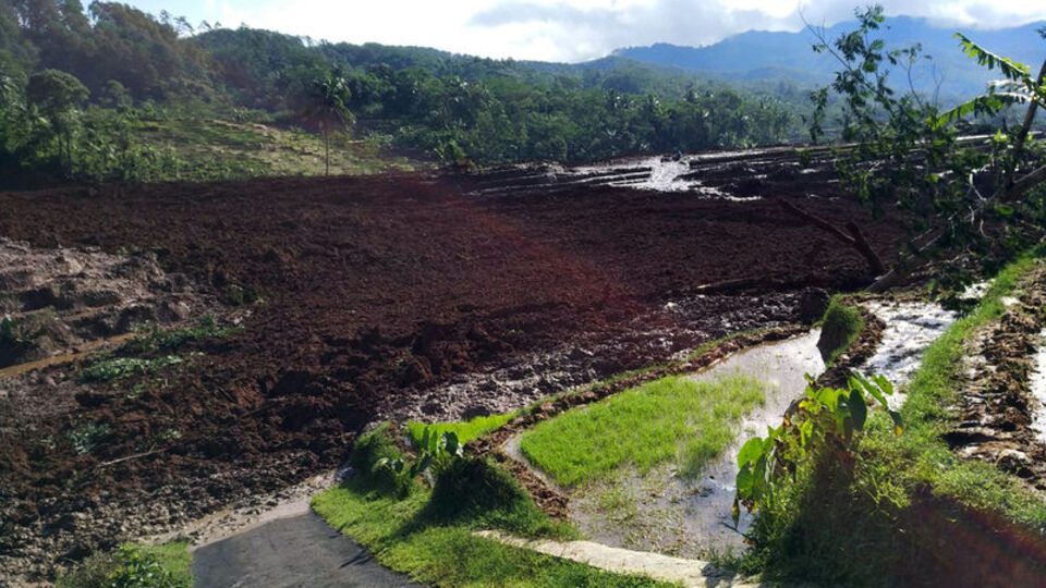 Endonezya'daki heyelan 11'e yükseldi