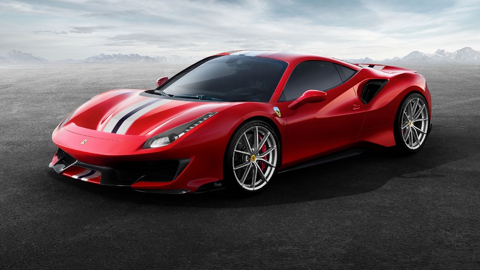 720 beygirlik yeni Ferrari gün yüzüne çıkıyor