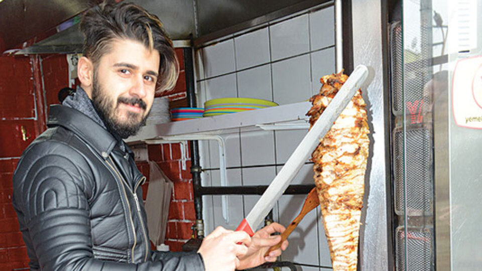 Emrah'ın oğlu dönerci oldu