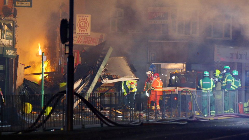 İngiltere'yi korkutan patlamanın bilançosu açıklandı: 5 ölü!