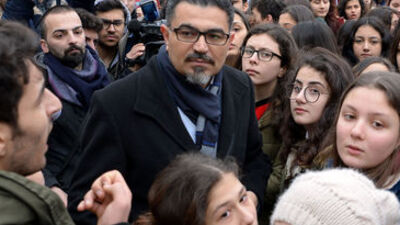 Okul önünde taciz protestosu!