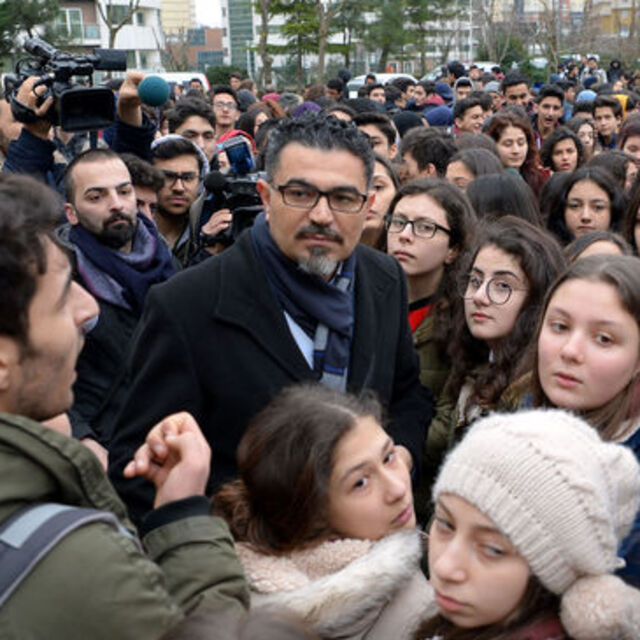 Okul önünde taciz protestosu!