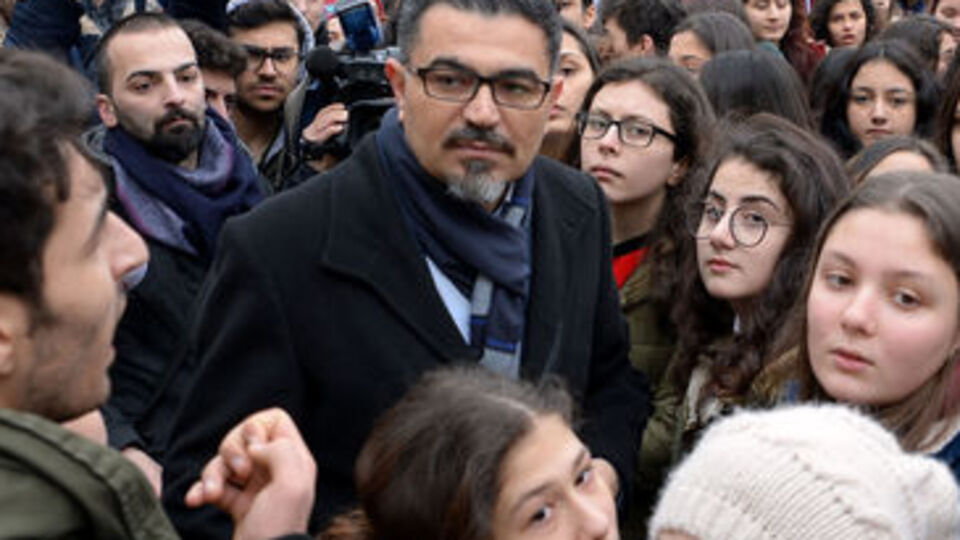 Okul önünde taciz protestosu!