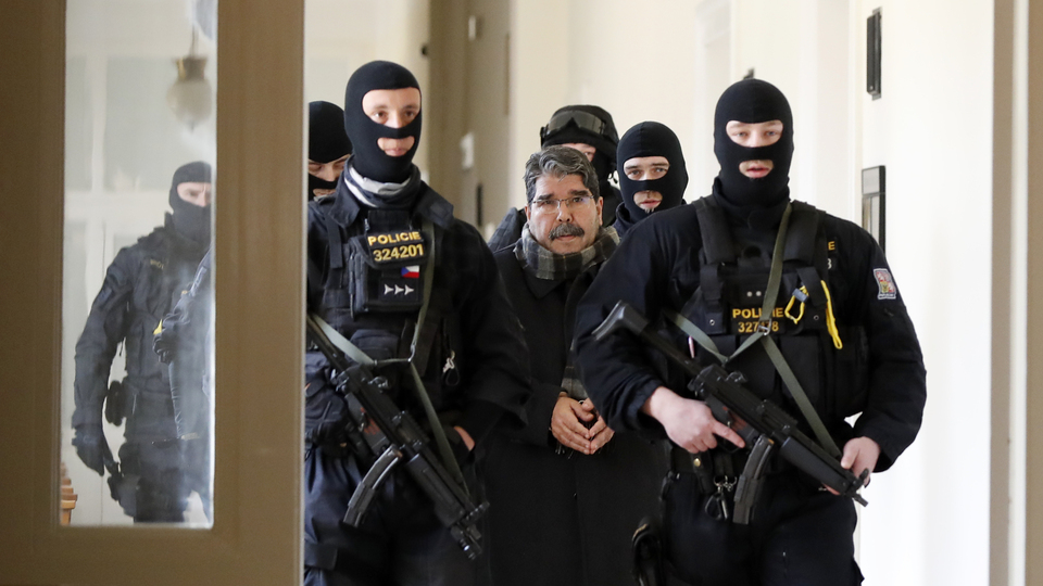 Çekya'dan ilk açıklama: Uluslararası yükümlülüğü ihlal etmedik