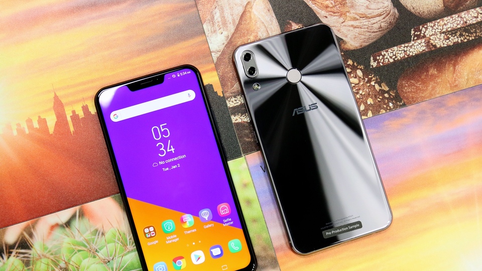 Asus resmen tanıttı, gerçekten de iPhone X'a benziyor!
