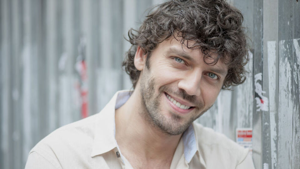 Börü Tolga kimdir?