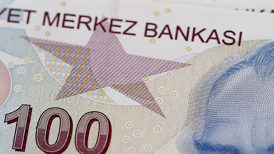 İhracat geriledi, ithalat arttı