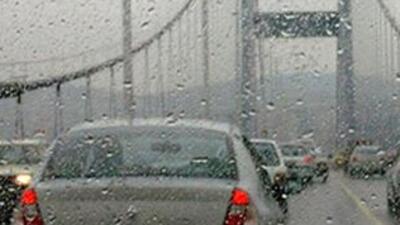 Sağanak yağış trafiği felç etti!