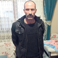 Kızını da zincirletmiş