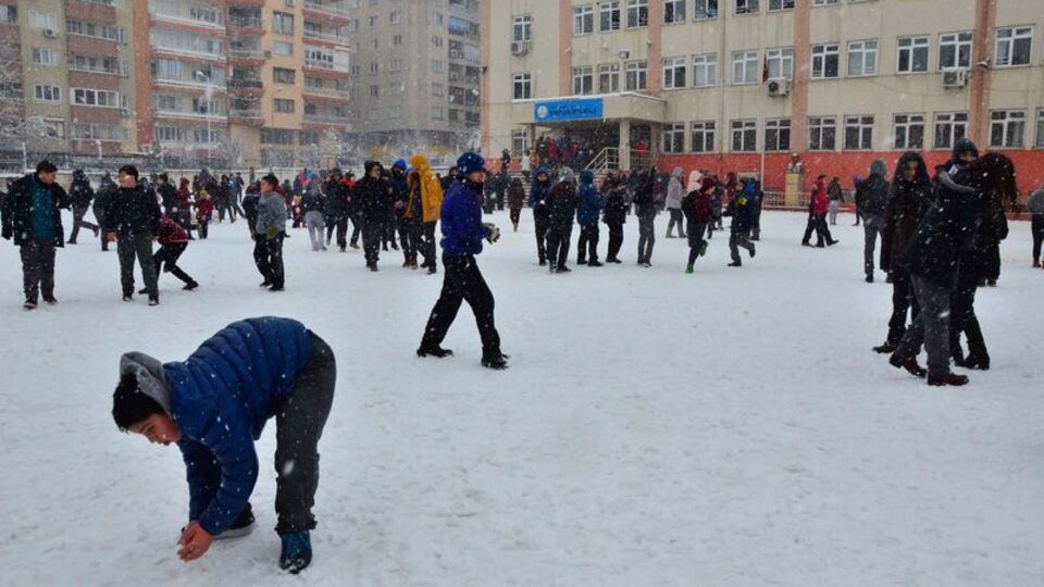 Yarın okullar tatil mi?