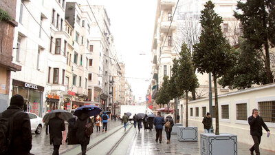 Taksim Meydanı ve İstiklal'e saksıda ağaçlar yerleştirildi!