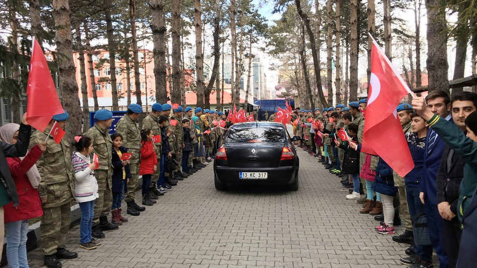 Afrin gazisi yeniden cepheye uğurlandı!