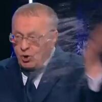 Rusya'da canlı yayında adaylar birbirine girdi!