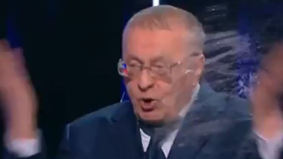 Rusya'da canlı yayında adaylar birbirine girdi!