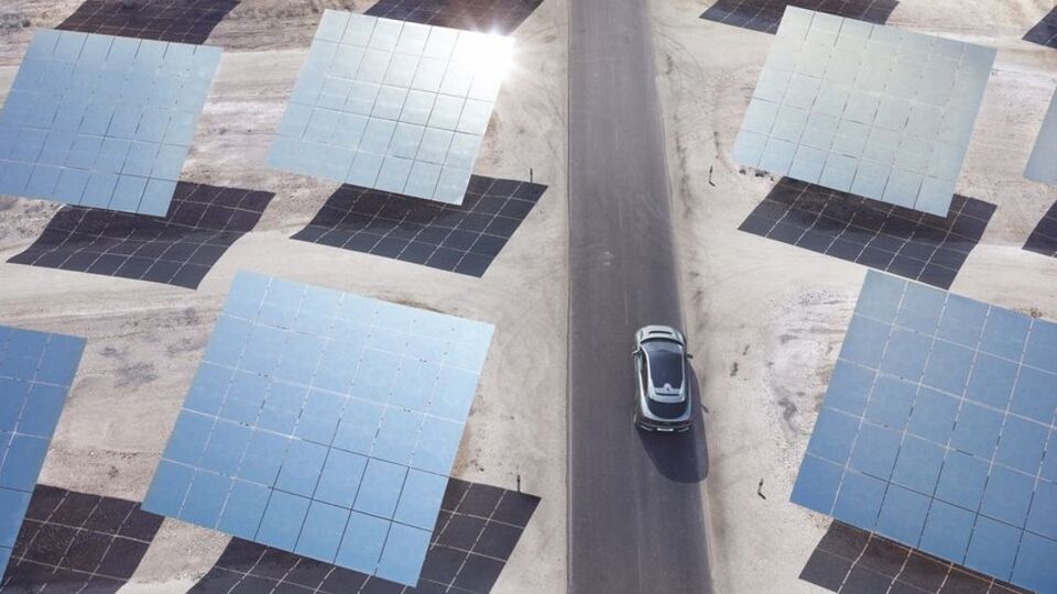 96 yıllık otomobil devinden bir ilk!