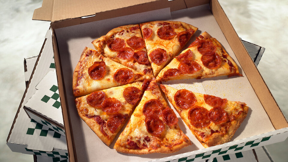 Pizza devinden şok karar! 94 şube birden kapatıyor