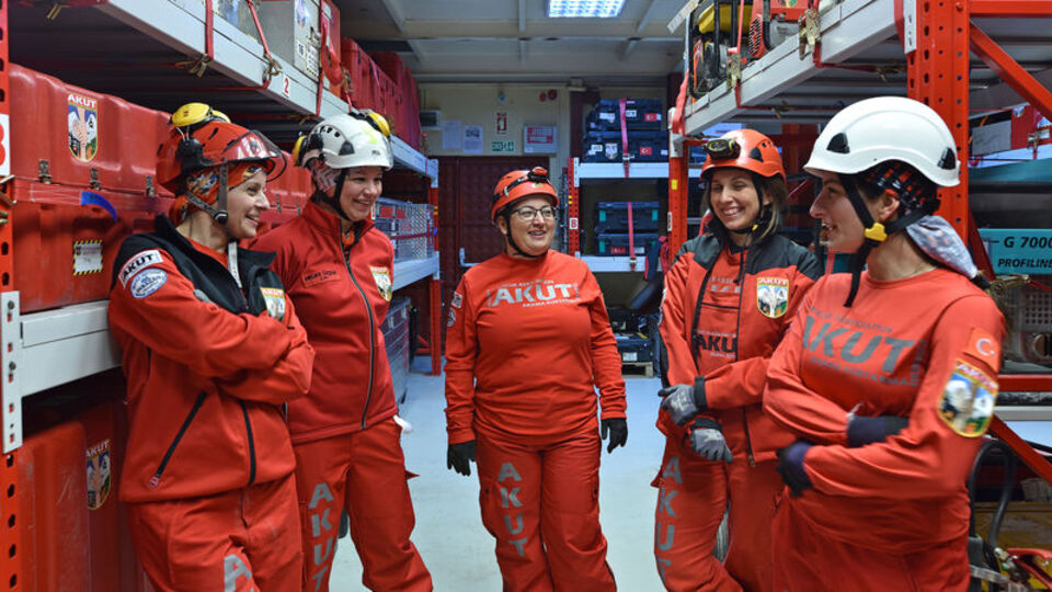 AKUT kadınları: Eğitimini aldığınızda herkes eşit