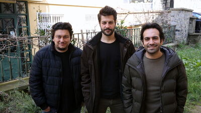 "Mahallenin güzel abileri"