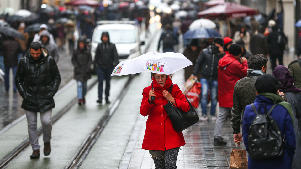 İstanbul'da adeta gök delindi! Meteoroloji'den art arda uyarılar!