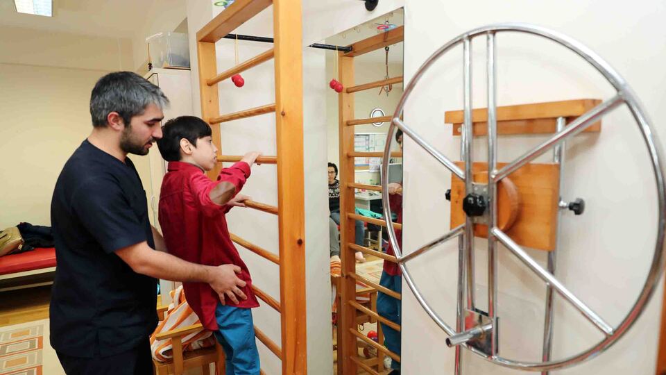 Helal olsun! 13 yaşındaki oğlu için çabaladı ve sonunda...