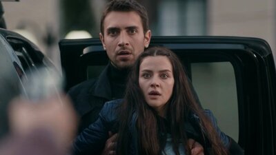 Tahir, Nefes'e "kal" diyor ama...