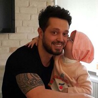 Murat Boz sözünü tuttu, Progeria hastası hayranı Gülsüm'le buluştu