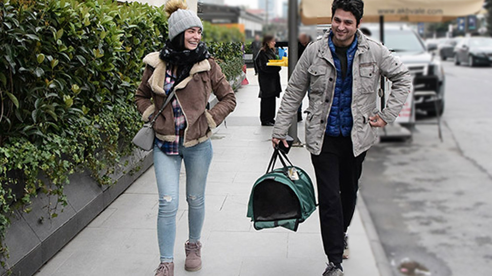 Arkadaşlarıyla yemekte buluştular